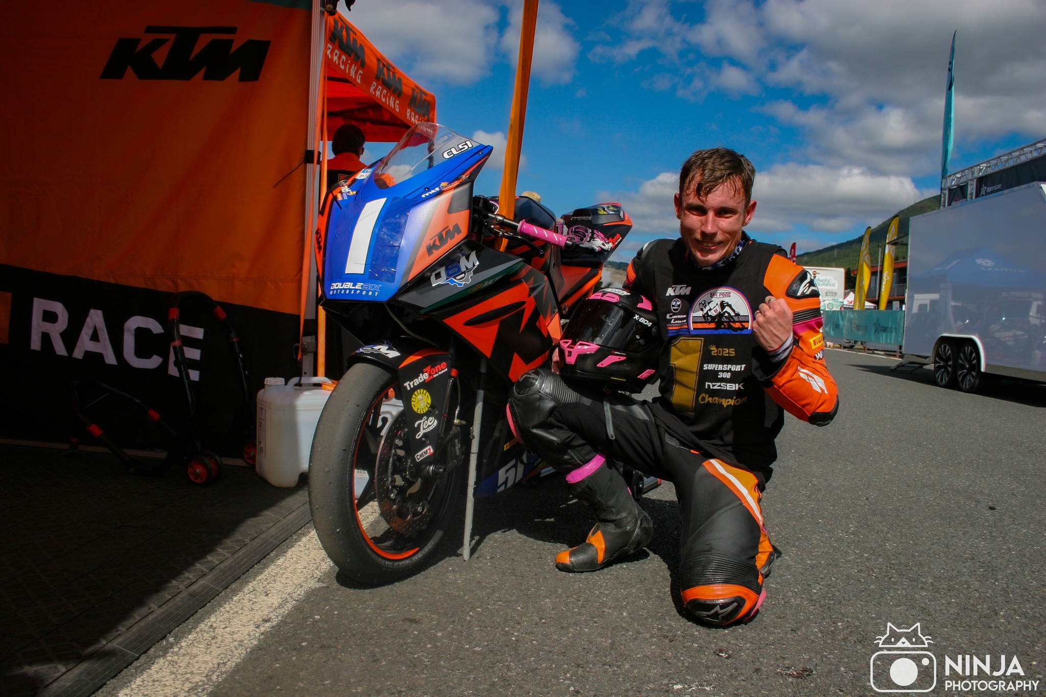 Photo Camerone Leslie for website